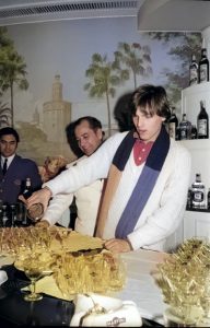 foto de Antoni Capella. Miguel Bose en la terraza Martini