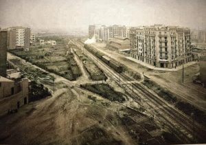 Esta fotografía de 1930, obra de Josep Brangulí Soler, muestra el cruce de la Diagonal con las calles Consell de Cent y Lepanto